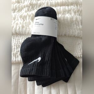 Nike everyday dri-fit ankle socks